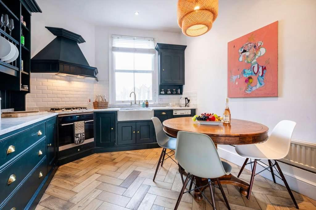 Appartamento Made In Chelsea- 2 Bed By Out Of Office Lifestyle
